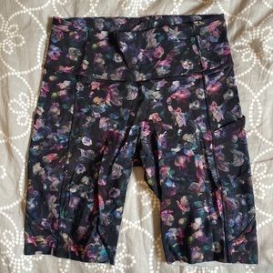 Lululemon fast and free 10” shorts size 8 dark floral